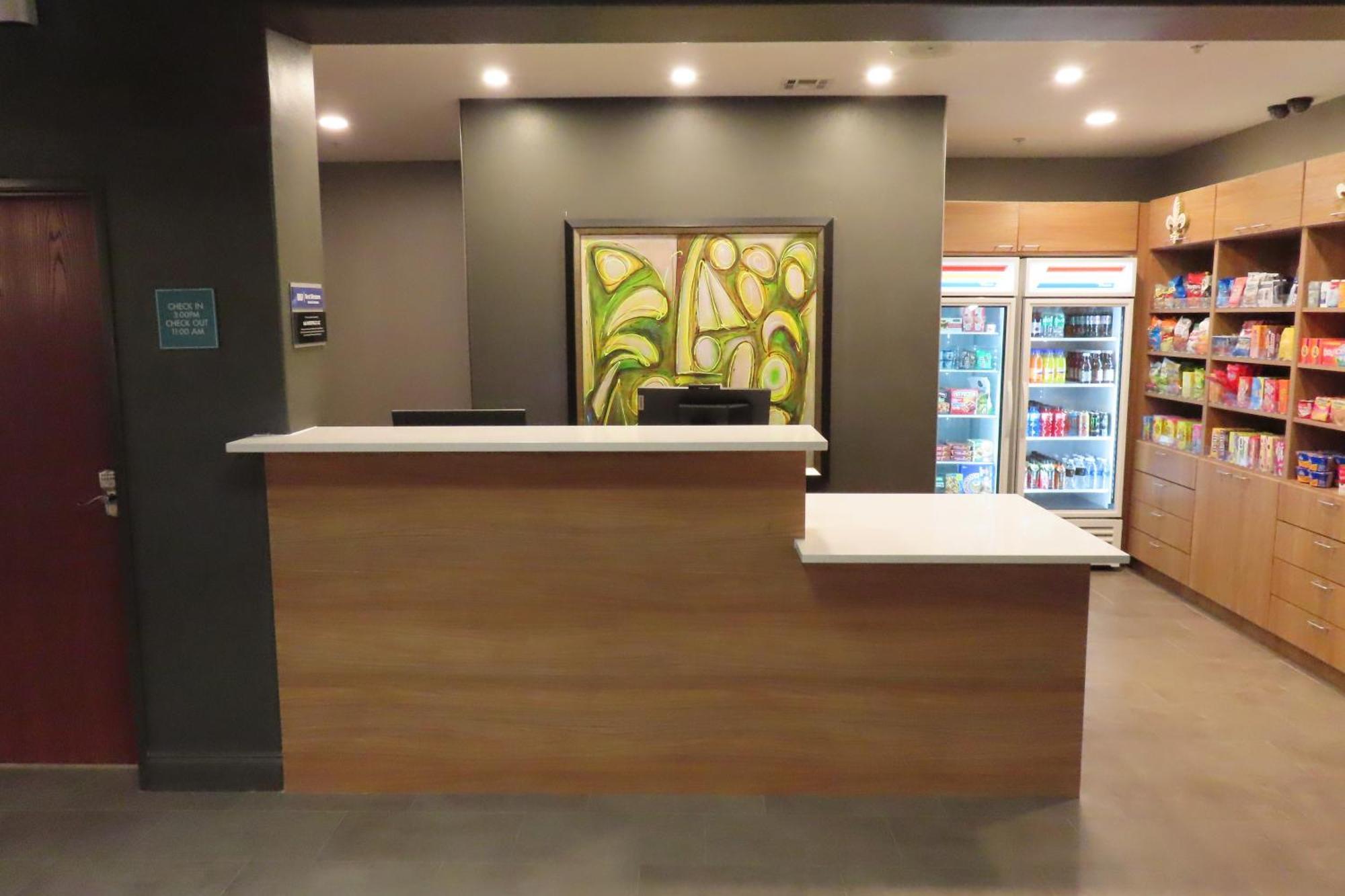 Heritage Inn&suites Hotel